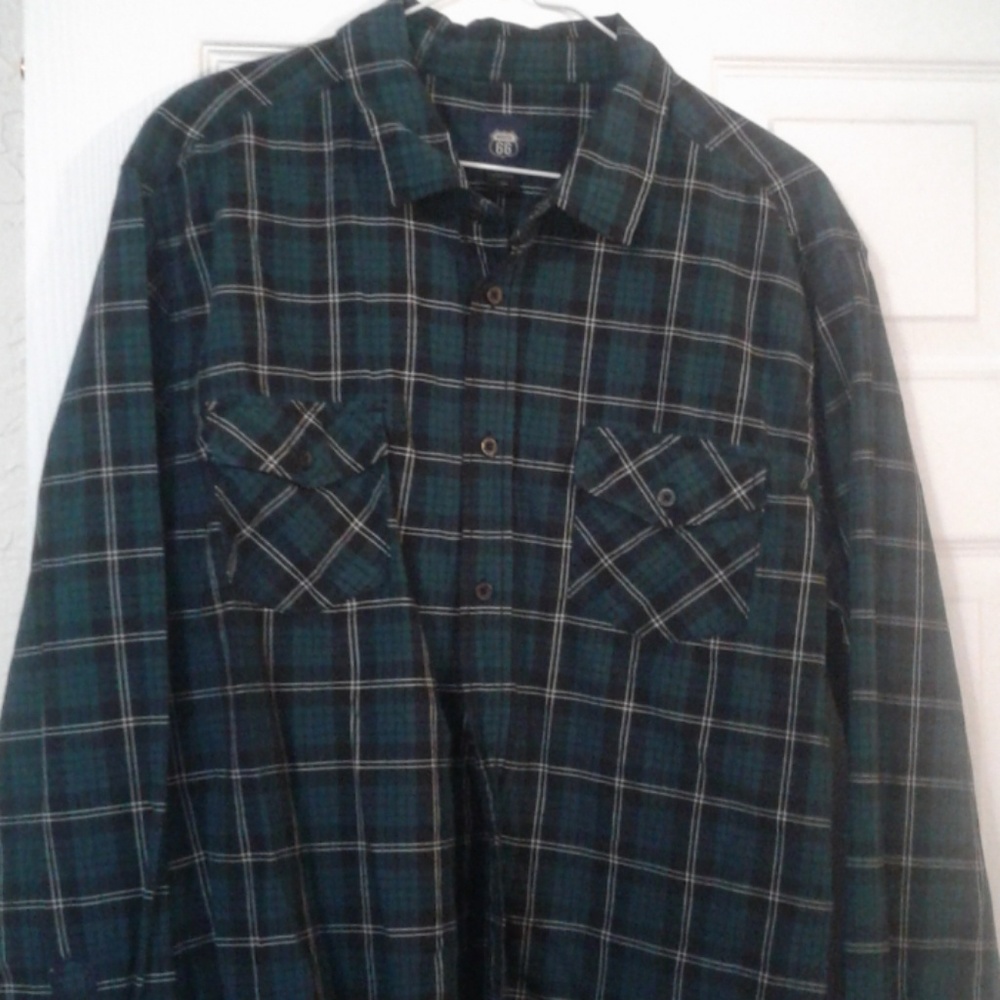 Men's LONG sleeve shirt.